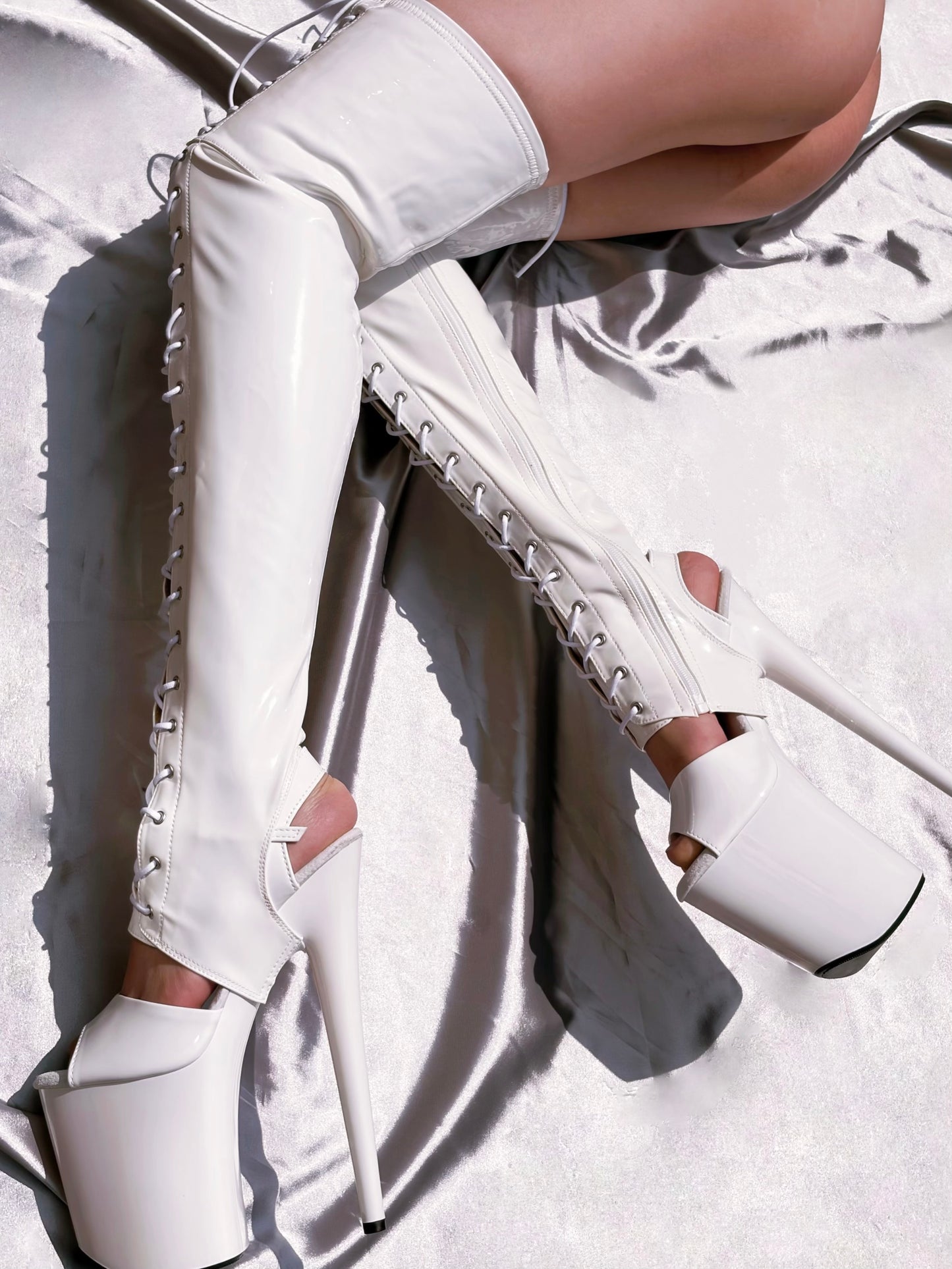 Leg Theory Leg Sleeve -White