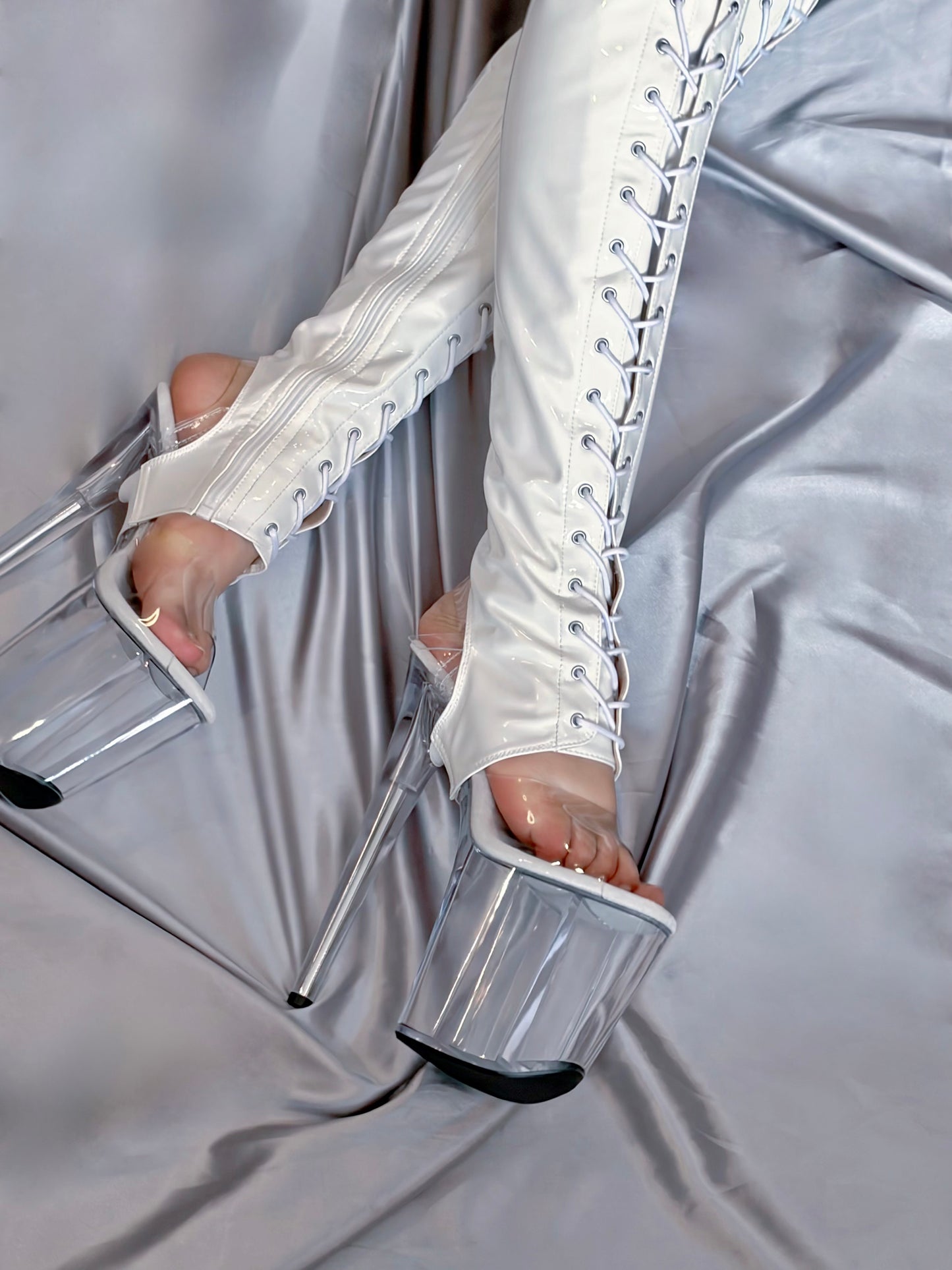 Leg Theory Leg Sleeve -White